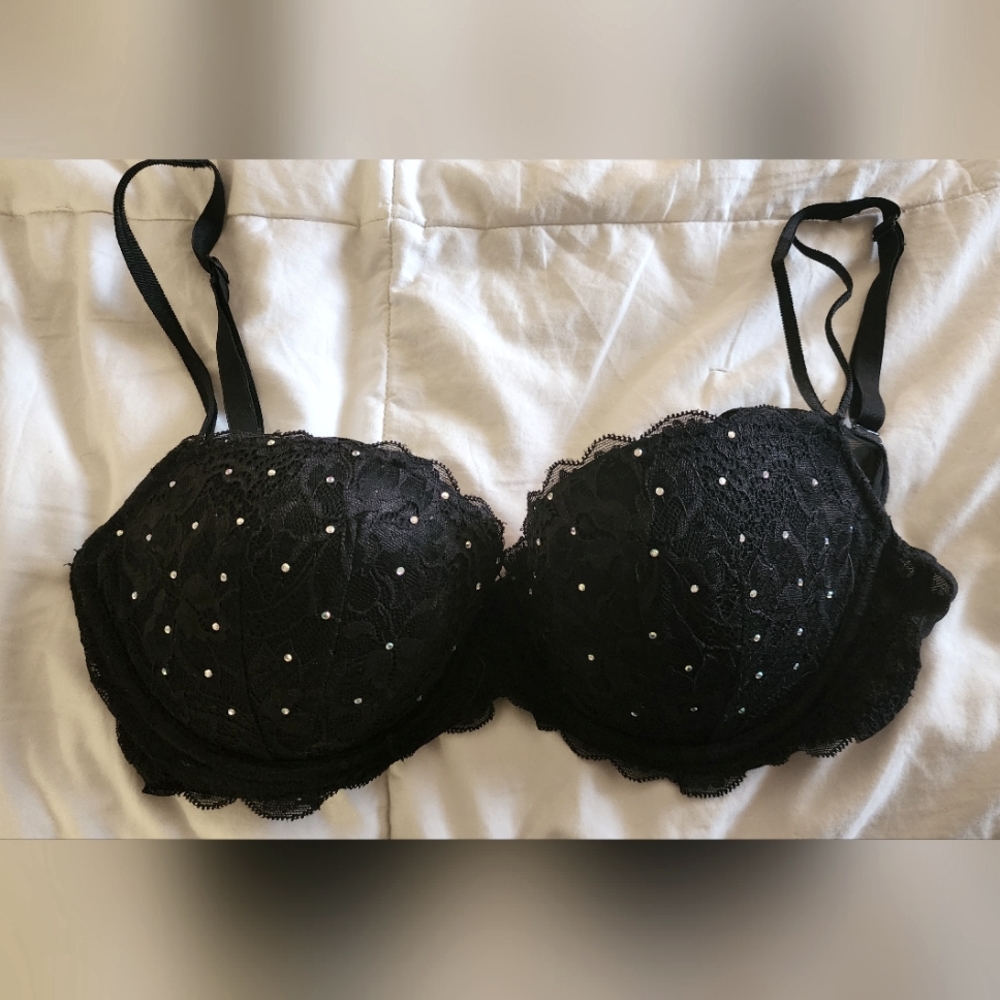 🎀Host Pick🎀 Bejeweled Lace Bra Victoria's Secret